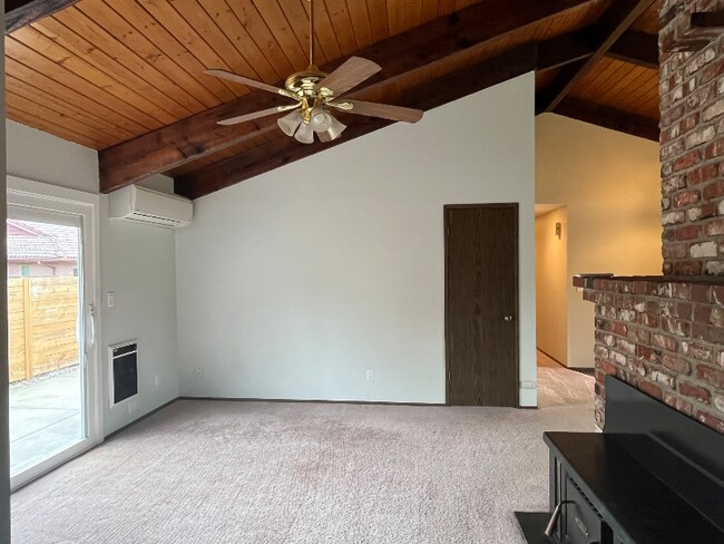 Photo - 104 Alturas Dr