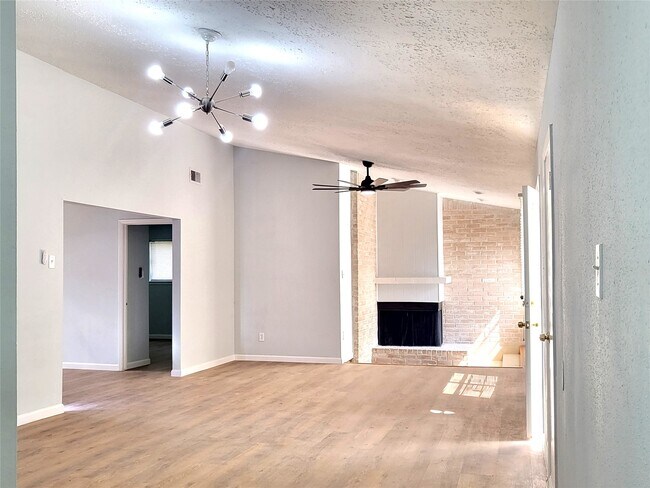 Photo - 11622 Old Telegraph Rd