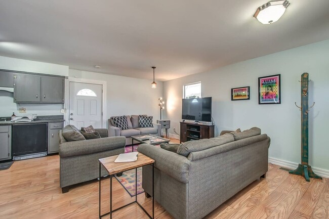 Living Area - 2003 Rosecliff Dr Unit 2