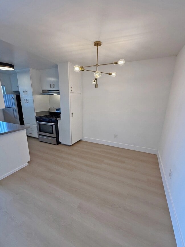 Photo - 745 N Edinburgh Ave Unit 6