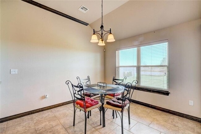 Photo - St James Park Home in Norman - Community Pool! Available in April!