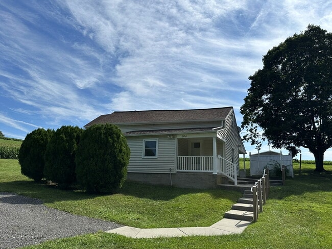 Building Photo - LEASE PENDING! Quaint Single Family Home in Manchester
