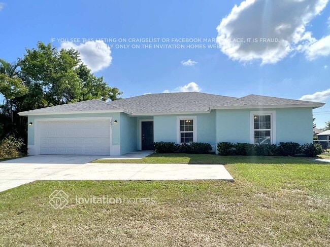 Building Photo - 1021 SE Airoso Blvd Rental
