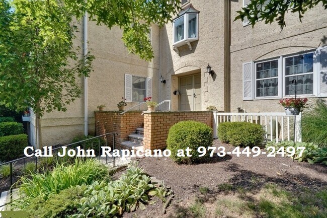 Front - 11G Heritage Dr Townhome