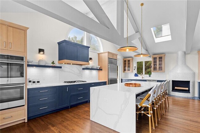 Photo - 1 Harbor View Dr