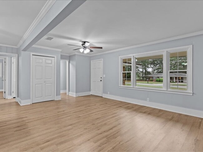 Photo - 302 Cedar Dr