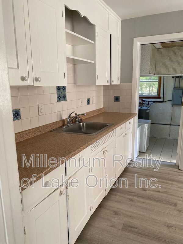 Photo - 4673 Academy St