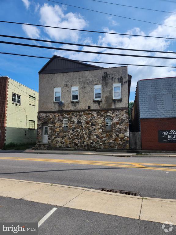 Building Photo - 181 Armstrong St Unit A Rental