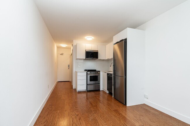 Photo - 798 Richmond Street West Unit 243