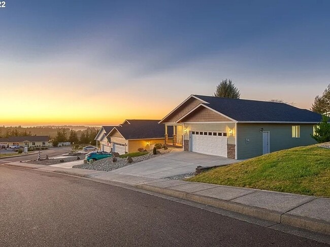 Photo - Coastal Comfort Meets Luxury in This Bay View Beauty