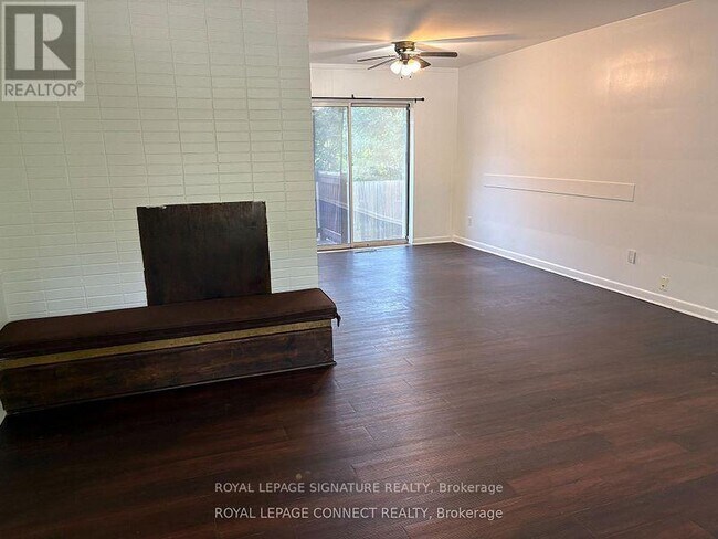 Photo - 4130 Lawrence Ave E