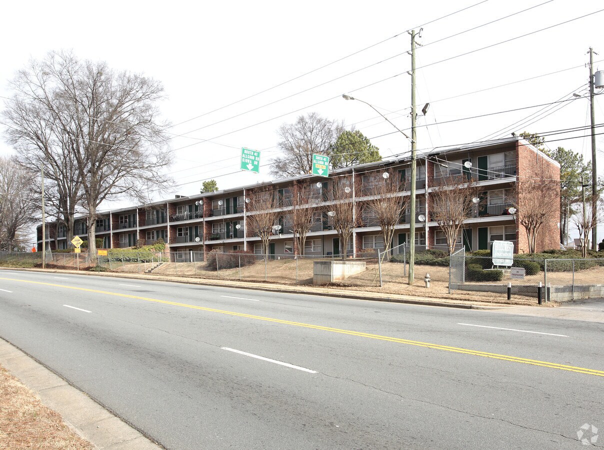 Hillcrest Apartments - Hillcrest Apartments