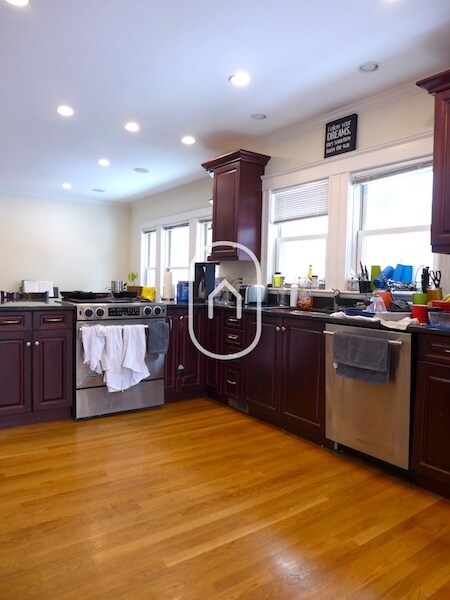 Photo - 16 Worthington St