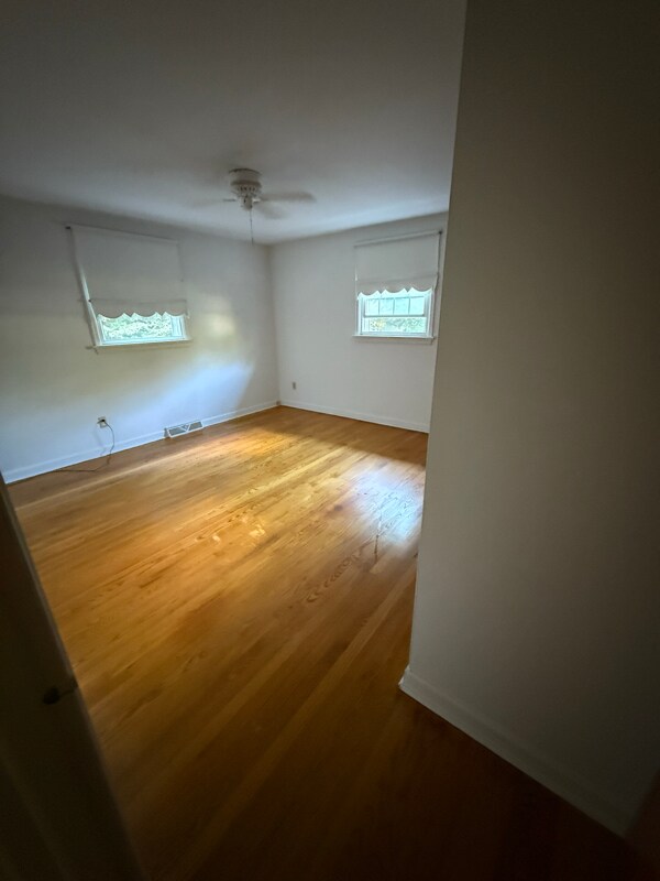 Photo - 512 Oakridge Dr House