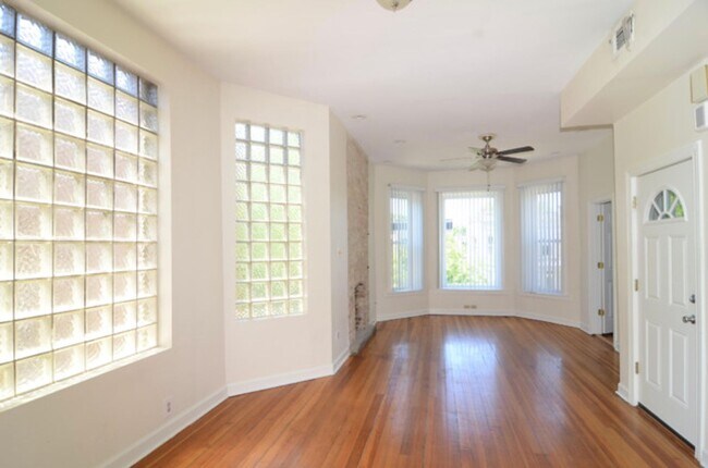 Photo - 2519 N Francisco Ave Unit 2