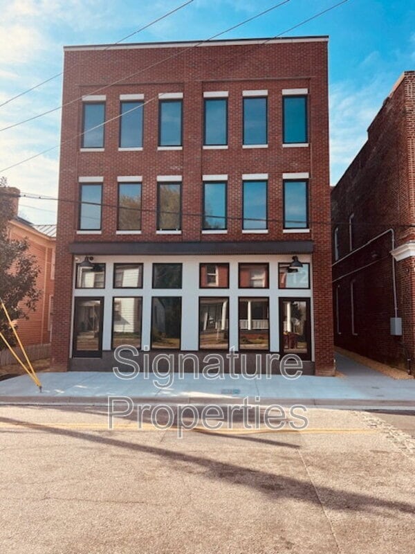 Building Photo - 712 High St Unit Apt 8
