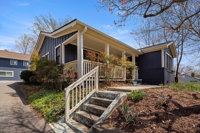 Photo - Beautiful Home - Excellent Kenilworth Location!