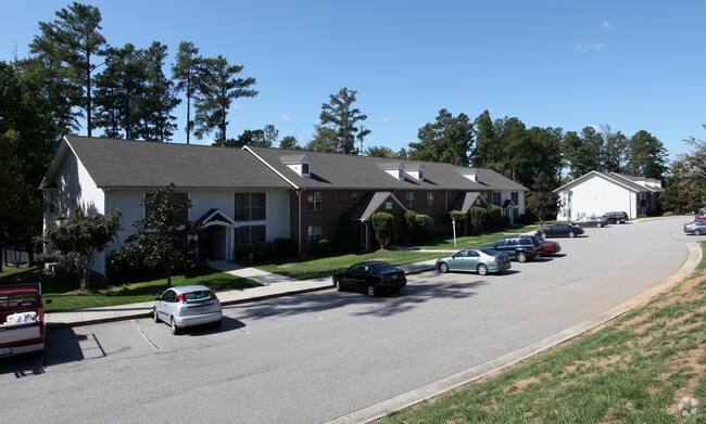 Caveness Farms - Caveness Farms Apartments