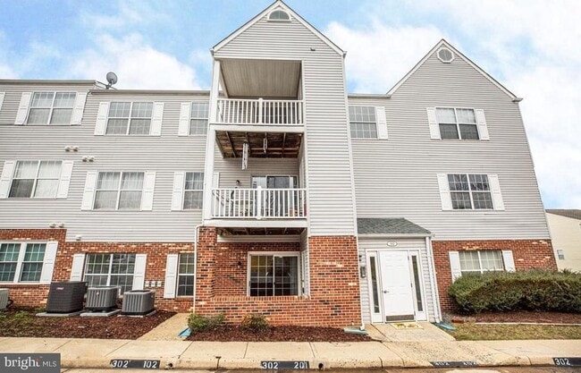 Photo - 302 Grosvenor Ln Unit 234