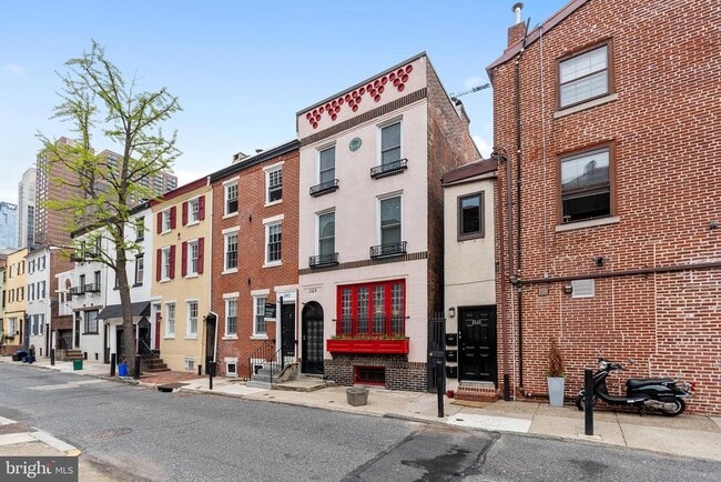 Photo - 345 S Hicks St