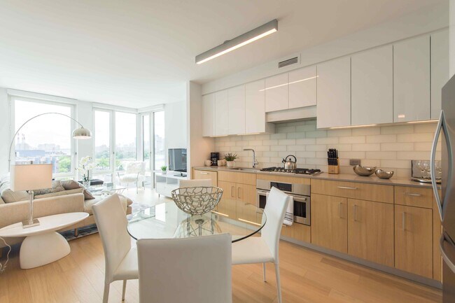 Photo - 10 Halletts Point