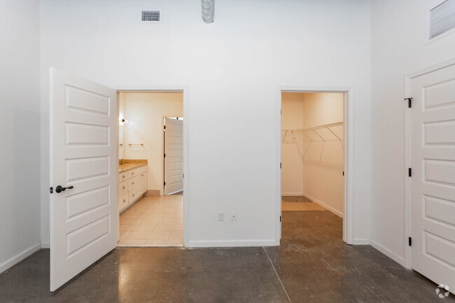1BR, 1BA - 1,094SF
