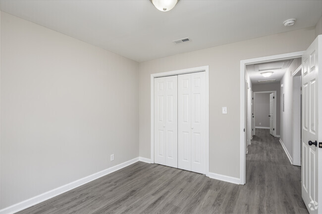 3BR, 1.5BA - 996SF - Primary Bedroom