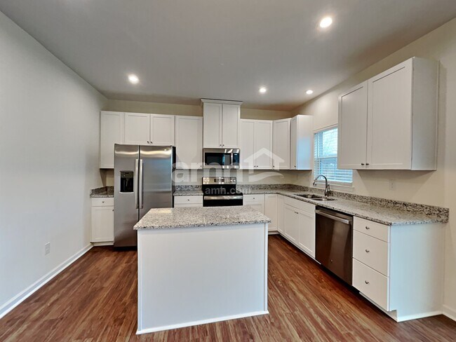 Photo - 653 Hamilton Park Dr