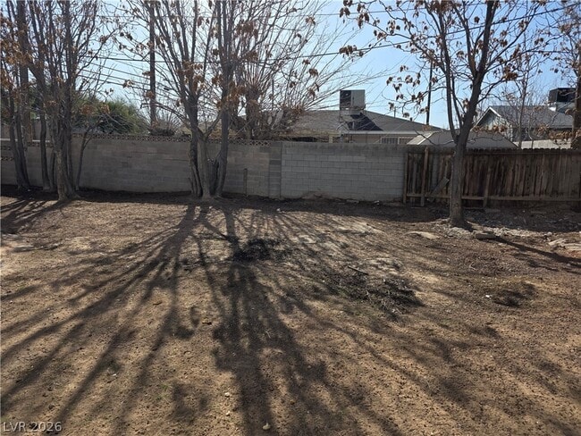 Photo - 301 Lance Ave