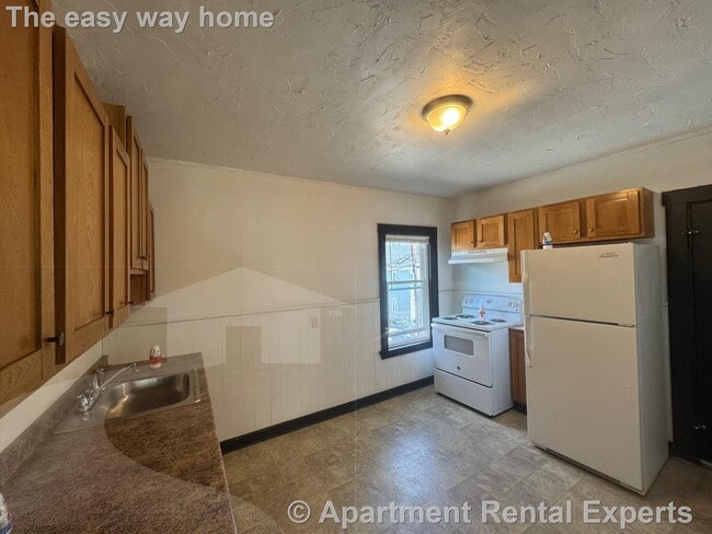 Building Photo - 53 Hinckley St Unit #2