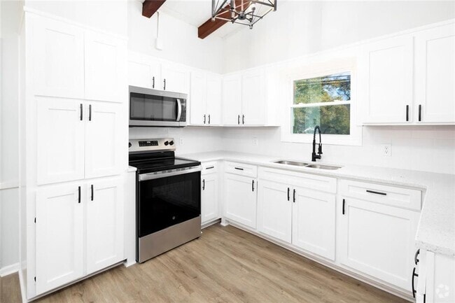 Building Photo - 355 Mc Cartha Dr Rental