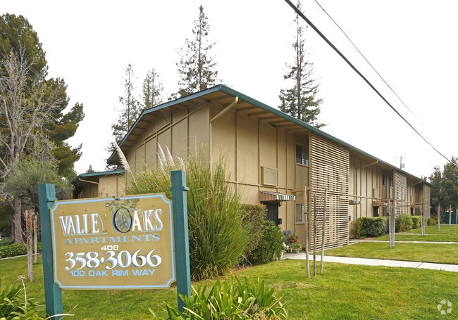 Valley Oaks Apartments - Valley Oaks Apartments
