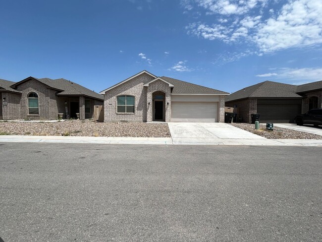 Photo - Beautiful Home in Desert Ridge For Lease