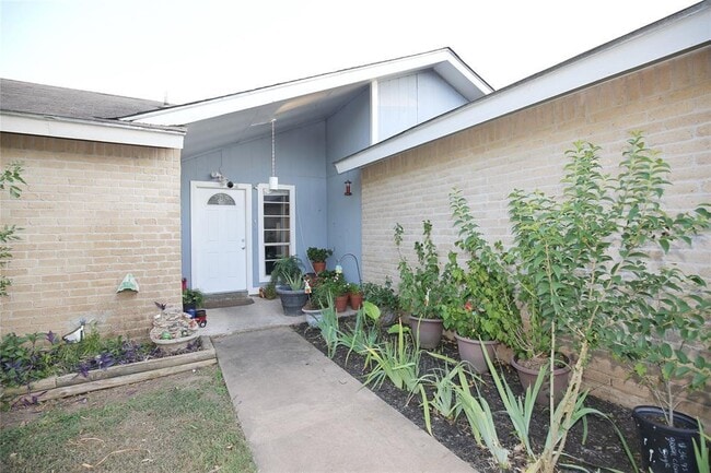 Photo - 204 Deerfield Park Dr