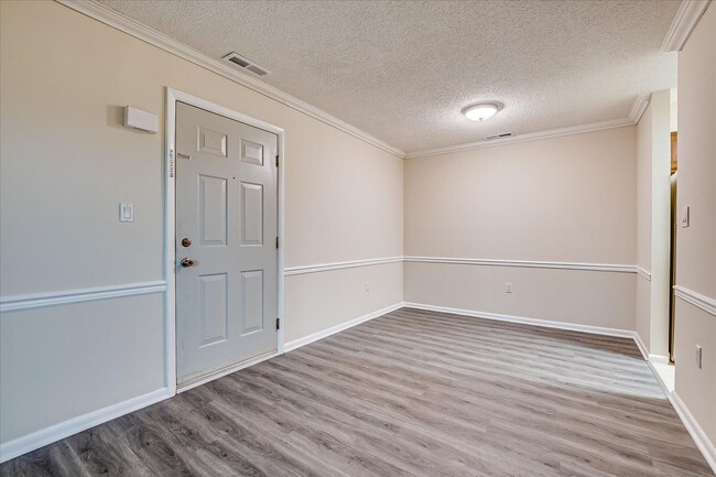 Photo - 211 Ravens Crest Dr