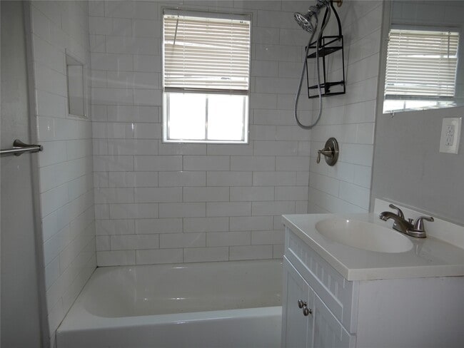 Photo - 3804 Lelia St