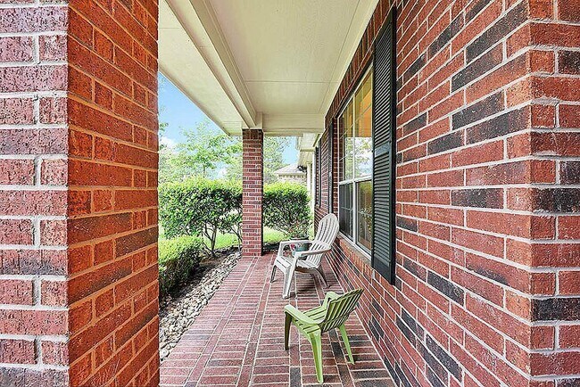 Photo - 6 N Queenscliff Cir