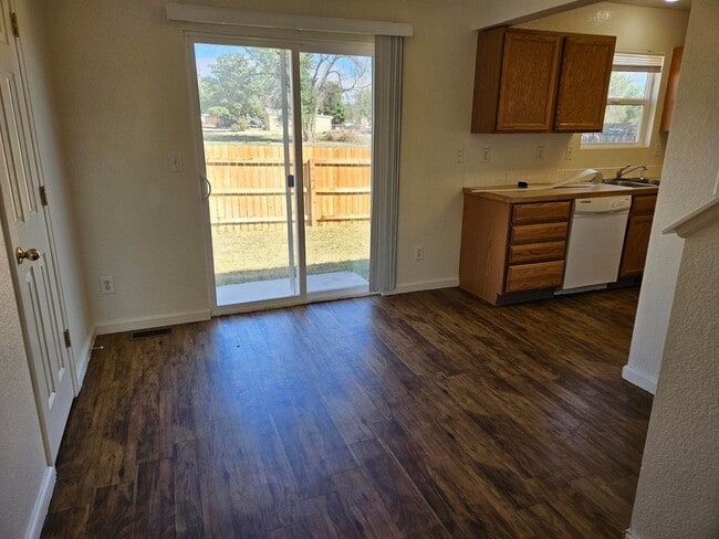 Photo - Adorable 2 bedroom townhome Available ASAP!