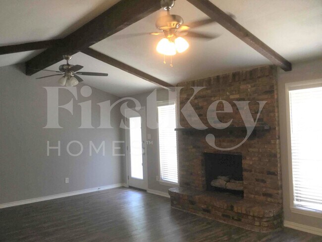 Photo - 419 Buckingham Pl