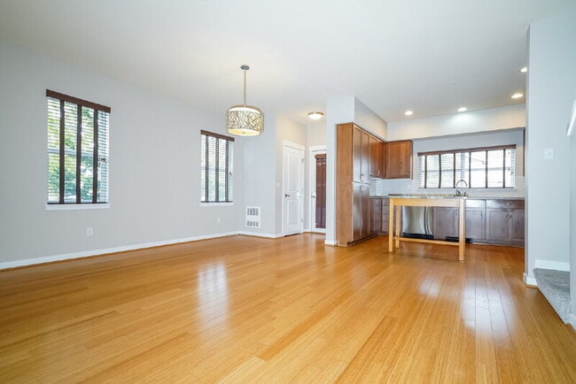 Photo - 2400 NE Park Dr