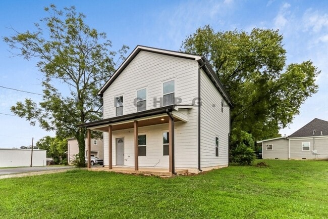 Photo - 105 W Callahan St