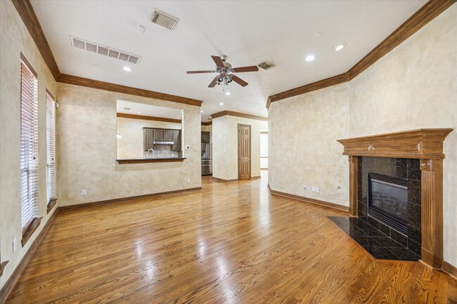 Photo - 2802 Briarhurst Park