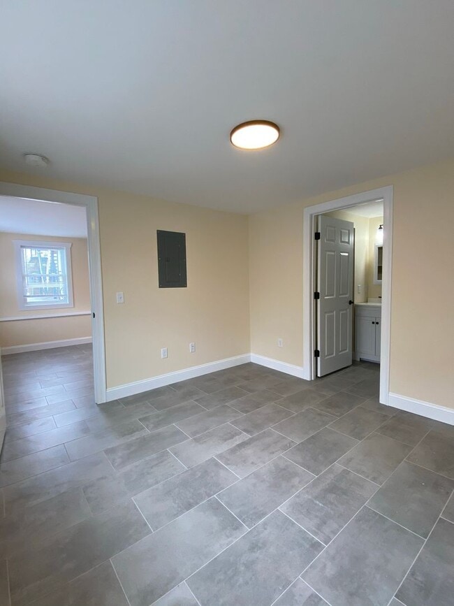 Building Photo - 158 North St Unit APT C