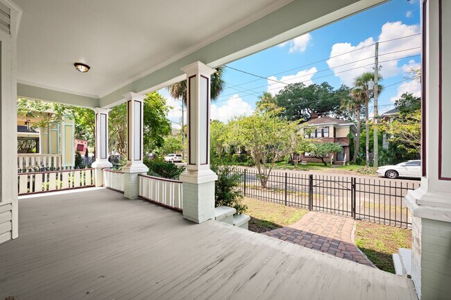 Photo - Charming 4 Bedroom 3 Bathroom Historical H...