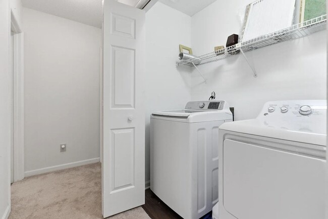 Photo - Spacious Townhome in Five Oaks!