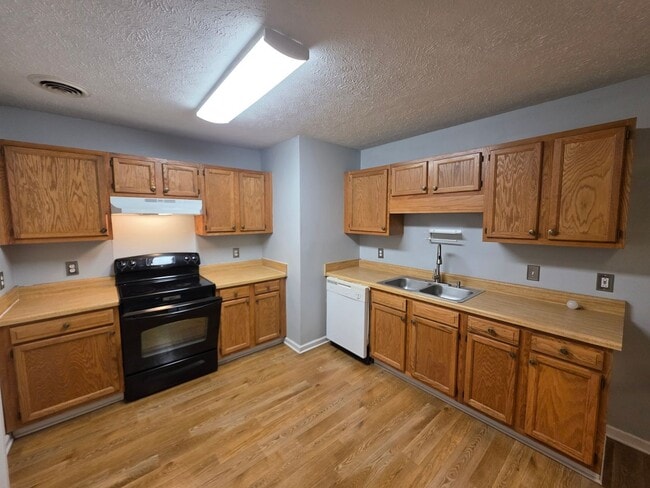 Photo - 109 Stanford Cir