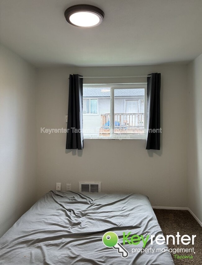 Photo - 1302 E 40th St