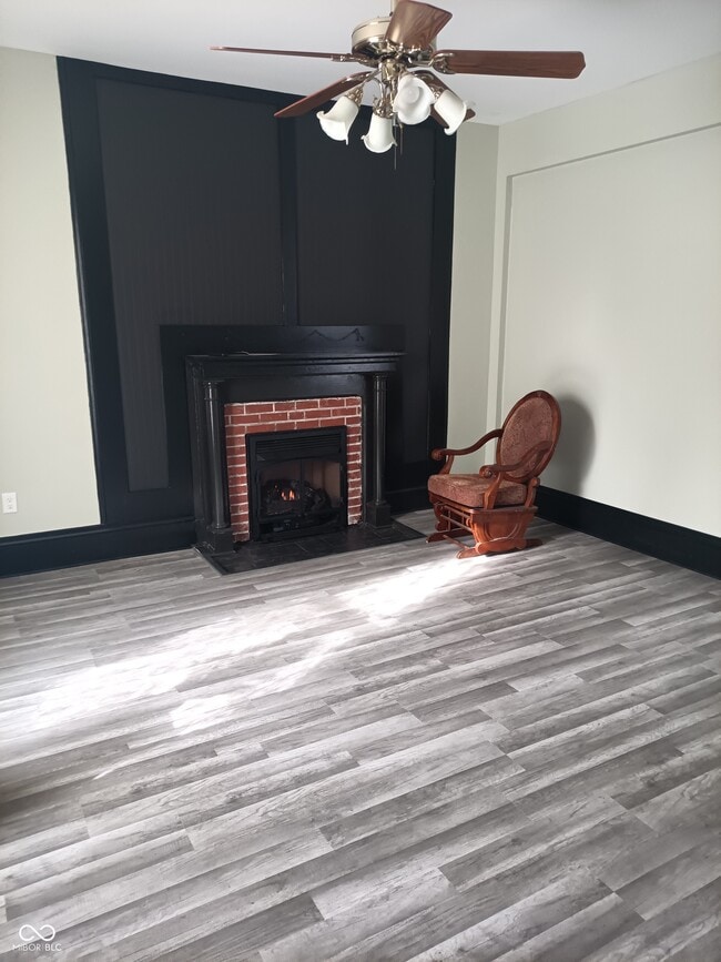 Photo - 404 W North St