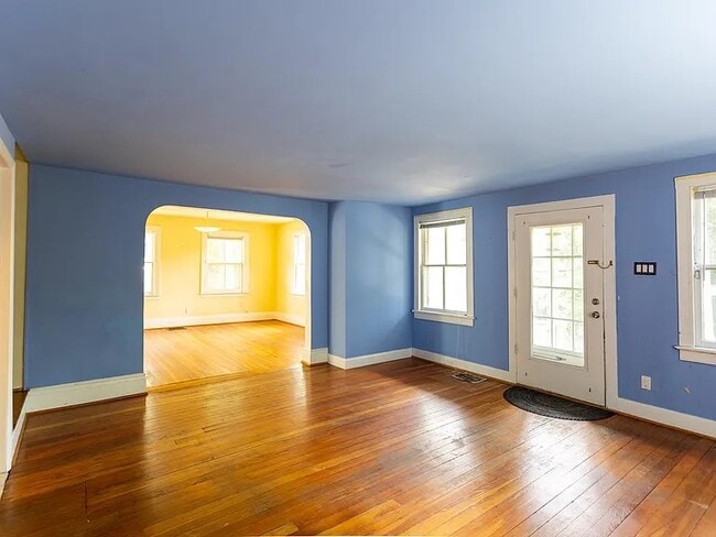 Photo - 115 Chapin St