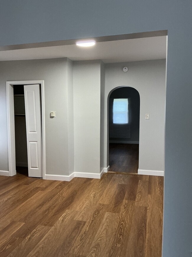 Photo - 426 Calumet Blvd